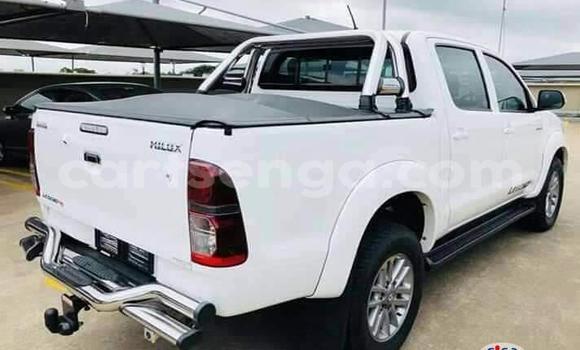 Nunua Ilio tumika Toyota Hilux White Gari ndani ya Ezulwini nchini Hhohho Nunua Ilio tumika Toyota Hilux White Gari ndani ya Ezulwini nchini Hhohho