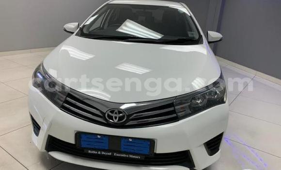 Nunua Ilio tumika Toyota Corolla White Gari ndani ya Manzini nchini Manzini Nunua Ilio tumika Toyota Corolla White Gari ndani ya Manzini nchini Manzini