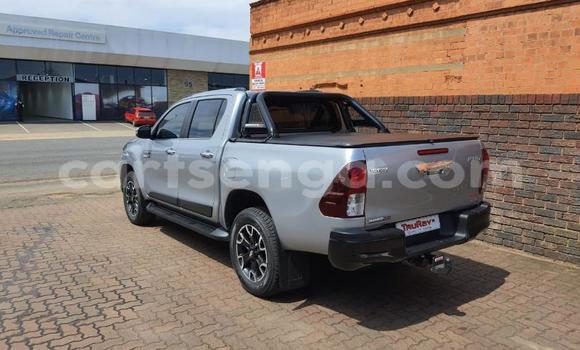 Nunua Ilio tumika Toyota Hilux Silver Gari ndani ya Ezulwini nchini Hhohho Nunua Ilio tumika Toyota Hilux Silver Gari ndani ya Ezulwini nchini Hhohho