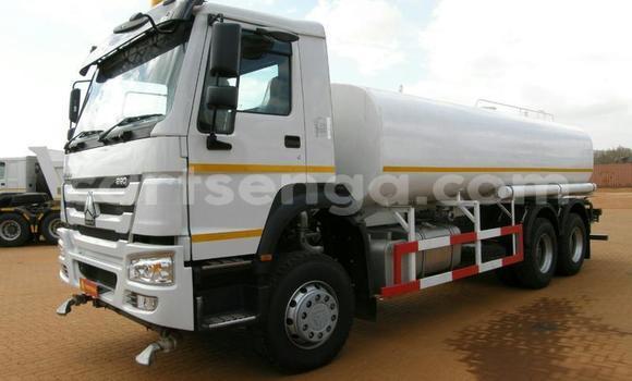 Buy Used Scania Irizar White Truck in Ezulwini in Hhohho Buy Used Scania Irizar White Truck in Ezulwini in Hhohho
