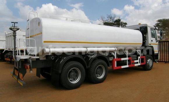 Buy Used Scania Irizar White Truck in Ezulwini in Hhohho Buy Used Scania Irizar White Truck in Ezulwini in Hhohho