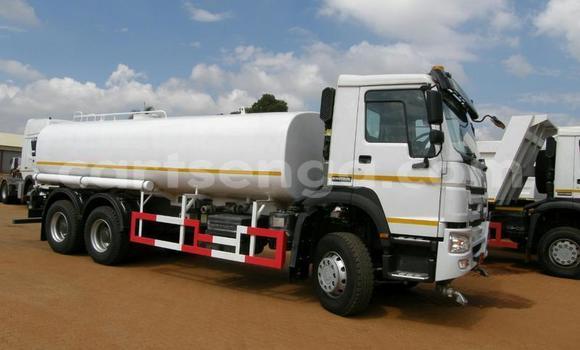 Buy Used Scania Irizar White Truck in Ezulwini in Hhohho Buy Used Scania Irizar White Truck in Ezulwini in Hhohho