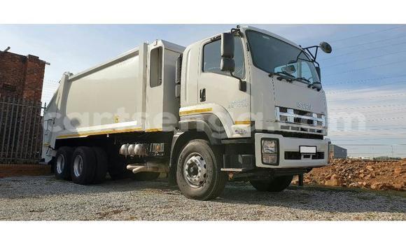 Buy Used Isuzu FTR 850 White Truck in Hluti in Shiselweni District Buy Used Isuzu FTR 850 White Truck in Hluti in Shiselweni District