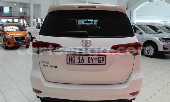 Acheter Occasion Voiture Toyota Fortuner Blanc à Manzini, Manzini Acheter Occasion Voiture Toyota Fortuner Blanc à Manzini, Manzini