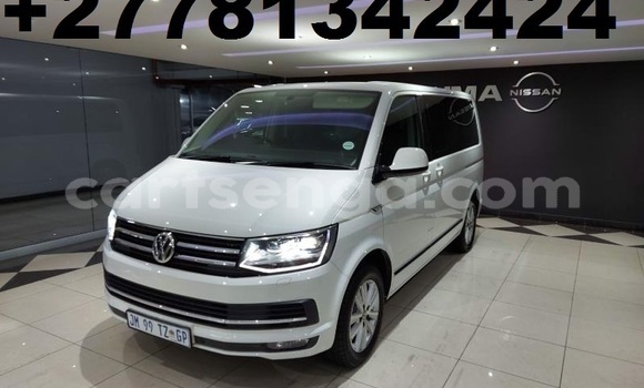 Nunua Ilio tumika Volkswagen Caravelle White Gari ndani ya Mbabane nchini Manzini Nunua Ilio tumika Volkswagen Caravelle White Gari ndani ya Mbabane nchini Manzini