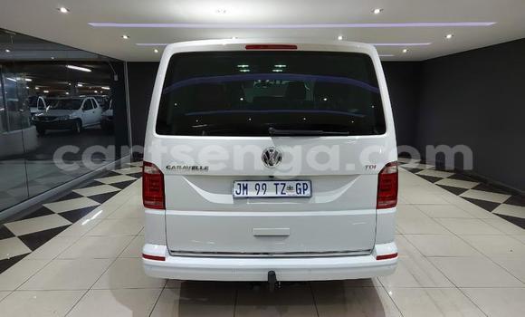 Acheter Occasion Voiture Volkswagen Caravelle Blanc à Mbabane, Manzini Acheter Occasion Voiture Volkswagen Caravelle Blanc à Mbabane, Manzini