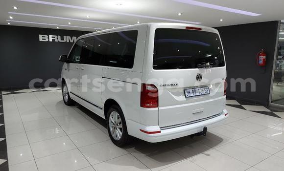 Acheter Occasion Voiture Volkswagen Caravelle Blanc à Mbabane, Manzini Acheter Occasion Voiture Volkswagen Caravelle Blanc à Mbabane, Manzini