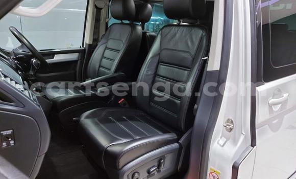 Acheter Occasion Voiture Volkswagen Caravelle Blanc à Mbabane, Manzini Acheter Occasion Voiture Volkswagen Caravelle Blanc à Mbabane, Manzini