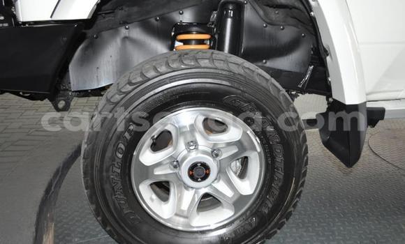 Buy Used Toyota Land Cruiser White Car in Pigg's Peak in Hhohho Buy Used Toyota Land Cruiser White Car in Pigg's Peak in Hhohho