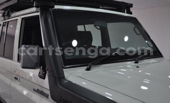 Buy Used Toyota Land Cruiser White Car in Pigg's Peak in Hhohho Buy Used Toyota Land Cruiser White Car in Pigg's Peak in Hhohho