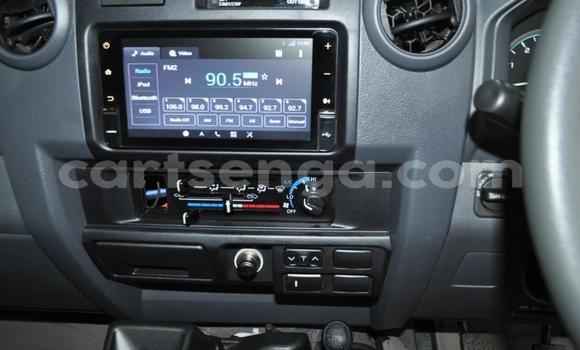 Buy Used Toyota Land Cruiser White Car in Pigg's Peak in Hhohho Buy Used Toyota Land Cruiser White Car in Pigg's Peak in Hhohho