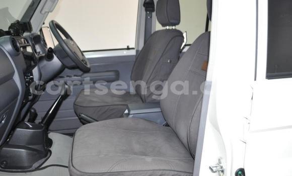 Buy Used Toyota Land Cruiser White Car in Pigg's Peak in Hhohho Buy Used Toyota Land Cruiser White Car in Pigg's Peak in Hhohho