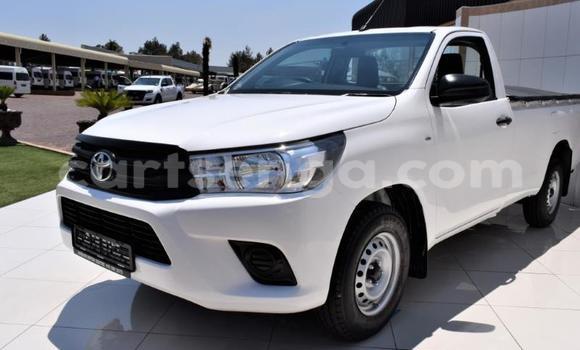Nunua Ilio tumika Toyota Hilux White Gari ndani ya Ezulwini nchini Hhohho Nunua Ilio tumika Toyota Hilux White Gari ndani ya Ezulwini nchini Hhohho