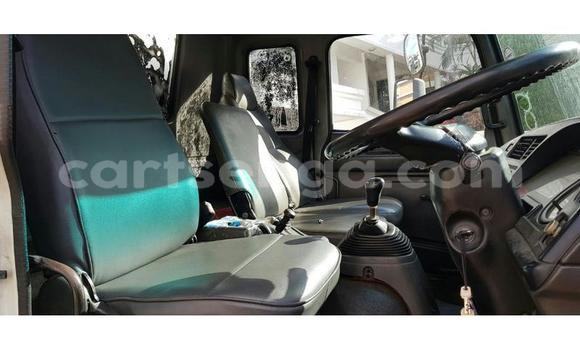 Buy Used Isuzu FTR 850 White Truck in Import - Dubai in Hhohho Buy Used Isuzu FTR 850 White Truck in Import - Dubai in Hhohho