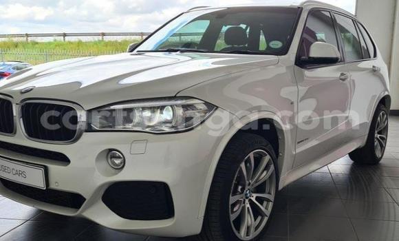 Nunua Ilio tumika BMW X5 White Gari ndani ya Hluti nchini Wilaya ya Shiselweni Nunua Ilio tumika BMW X5 White Gari ndani ya Hluti nchini Wilaya ya Shiselweni