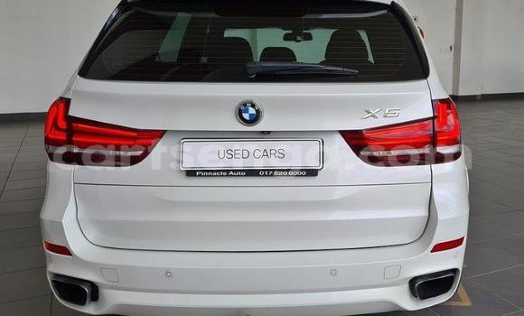 Nunua Ilio tumika BMW X5 White Gari ndani ya Hluti nchini Wilaya ya Shiselweni Nunua Ilio tumika BMW X5 White Gari ndani ya Hluti nchini Wilaya ya Shiselweni