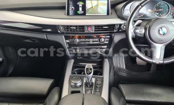 Nunua Ilio tumika BMW X5 White Gari ndani ya Hluti nchini Wilaya ya Shiselweni Nunua Ilio tumika BMW X5 White Gari ndani ya Hluti nchini Wilaya ya Shiselweni