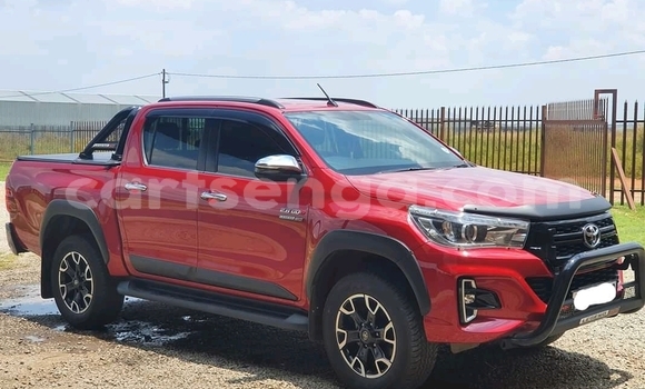 Nunua Ilio tumika Toyota Hilux Red Gari ndani ya Mbabane nchini Manzini