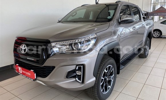 Nunua Ilio tumika Toyota Hilux Silver Gari ndani ya Ezulwini nchini Hhohho