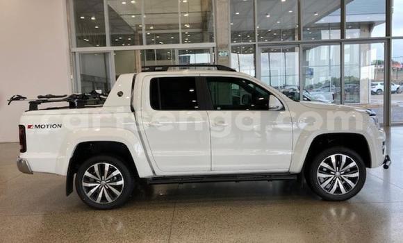 Buy Used Volkswagen Amarok White Car in Ezulwini in Hhohho Buy Used Volkswagen Amarok White Car in Ezulwini in Hhohho