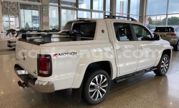 Buy Used Volkswagen Amarok White Car in Ezulwini in Hhohho Buy Used Volkswagen Amarok White Car in Ezulwini in Hhohho