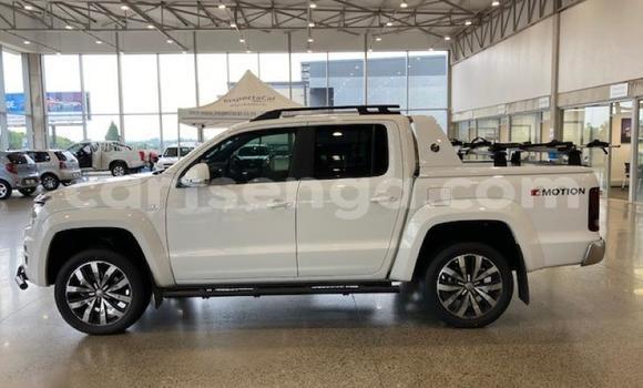 Buy Used Volkswagen Amarok White Car in Ezulwini in Hhohho Buy Used Volkswagen Amarok White Car in Ezulwini in Hhohho