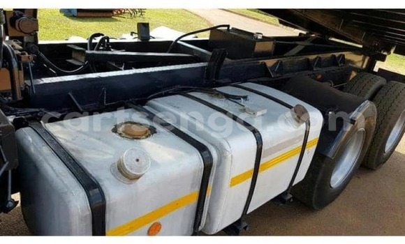 Acheter Occasion Utilitaire Nissan UD Blanc à Nhlangano, Shiselweni District Acheter Occasion Utilitaire Nissan UD Blanc à Nhlangano, Shiselweni District