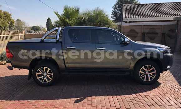 Buy Used Toyota Hilux Silver Car in Mbabane in Manzini Buy Used Toyota Hilux Silver Car in Mbabane in Manzini