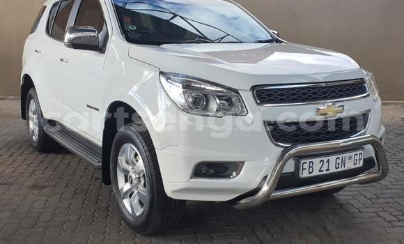 Nunua Ilio tumika Chevrolet TrailBlazer White Gari ndani ya Ezulwini nchini Hhohho