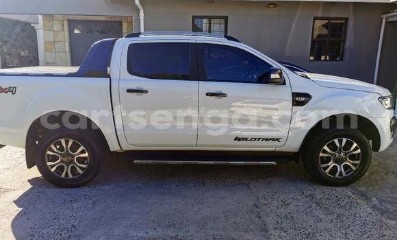 Nunua Ilio tumika Ford Ranger White Gari ndani ya Ezulwini nchini Hhohho Nunua Ilio tumika Ford Ranger White Gari ndani ya Ezulwini nchini Hhohho
