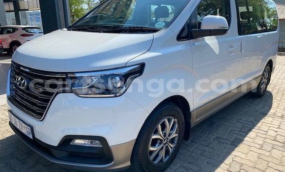 Buy Used Hyundai H1 White Car in Bulembu in Hhohho Buy Used Hyundai H1 White Car in Bulembu in Hhohho