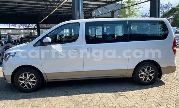 Buy Used Hyundai H1 White Car in Bulembu in Hhohho Buy Used Hyundai H1 White Car in Bulembu in Hhohho