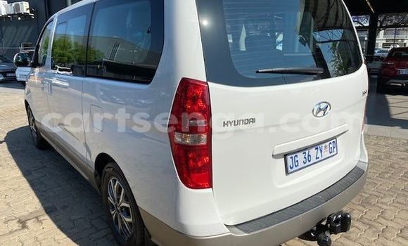 Buy Used Hyundai H1 White Car in Bulembu in Hhohho Buy Used Hyundai H1 White Car in Bulembu in Hhohho