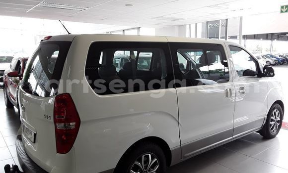 Buy Used Hyundai Starex (H-1) White Car in Matsapha in Manzini Buy Used Hyundai Starex (H-1) White Car in Matsapha in Manzini