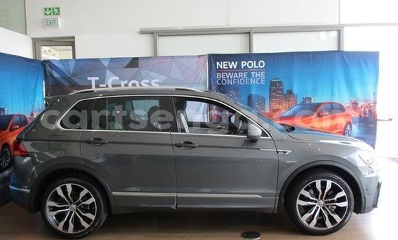Nunua Ilio tumika Volkswagen Tiguan Silver Gari ndani ya Ezulwini nchini Hhohho Nunua Ilio tumika Volkswagen Tiguan Silver Gari ndani ya Ezulwini nchini Hhohho