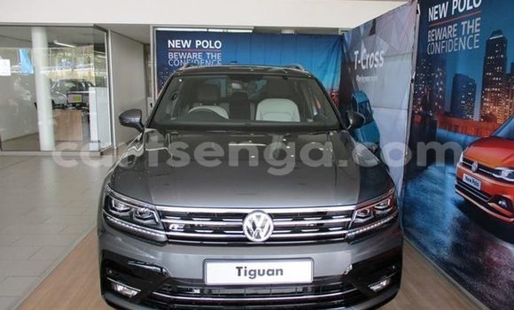Nunua Ilio tumika Volkswagen Tiguan Silver Gari ndani ya Ezulwini nchini Hhohho Nunua Ilio tumika Volkswagen Tiguan Silver Gari ndani ya Ezulwini nchini Hhohho