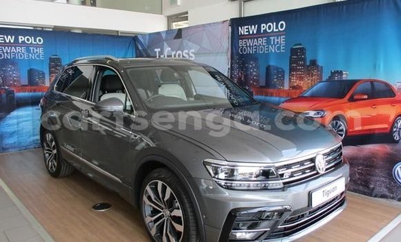 Nunua Ilio tumika Volkswagen Tiguan Silver Gari ndani ya Ezulwini nchini Hhohho Nunua Ilio tumika Volkswagen Tiguan Silver Gari ndani ya Ezulwini nchini Hhohho