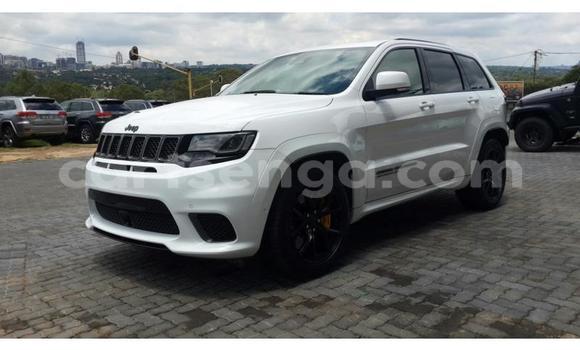Nunua Ilio tumika Jeep Cherokee White Gari ndani ya Ezulwini nchini Hhohho Nunua Ilio tumika Jeep Cherokee White Gari ndani ya Ezulwini nchini Hhohho