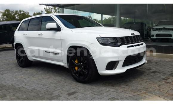 Nunua Ilio tumika Jeep Cherokee White Gari ndani ya Ezulwini nchini Hhohho Nunua Ilio tumika Jeep Cherokee White Gari ndani ya Ezulwini nchini Hhohho