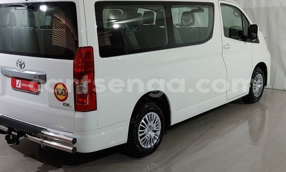 Nunua Ilio tumika Toyota Hiace White Gari ndani ya Ezulwini nchini Hhohho Nunua Ilio tumika Toyota Hiace White Gari ndani ya Ezulwini nchini Hhohho