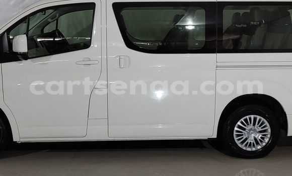 Nunua Ilio tumika Toyota Hiace White Gari ndani ya Ezulwini nchini Hhohho Nunua Ilio tumika Toyota Hiace White Gari ndani ya Ezulwini nchini Hhohho