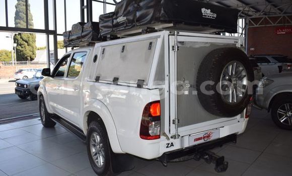 Nunua Ilio tumika Toyota Hilux White Gari ndani ya Bulembu nchini Hhohho Nunua Ilio tumika Toyota Hilux White Gari ndani ya Bulembu nchini Hhohho