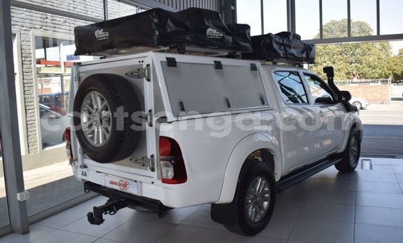 Nunua Ilio tumika Toyota Hilux White Gari ndani ya Bulembu nchini Hhohho Nunua Ilio tumika Toyota Hilux White Gari ndani ya Bulembu nchini Hhohho