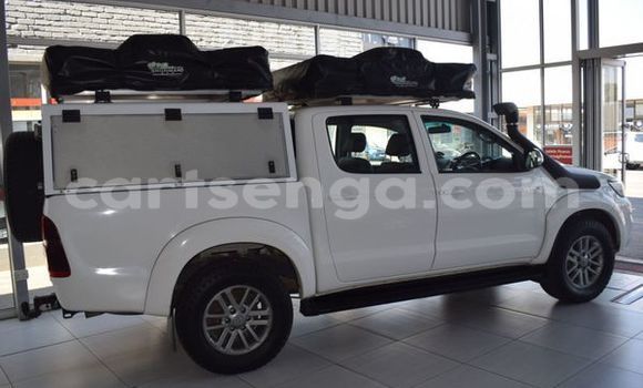 Nunua Ilio tumika Toyota Hilux White Gari ndani ya Bulembu nchini Hhohho Nunua Ilio tumika Toyota Hilux White Gari ndani ya Bulembu nchini Hhohho
