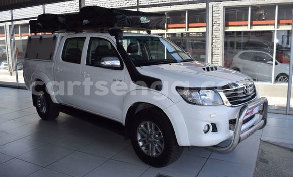 Nunua Ilio tumika Toyota Hilux White Gari ndani ya Bulembu nchini Hhohho Nunua Ilio tumika Toyota Hilux White Gari ndani ya Bulembu nchini Hhohho