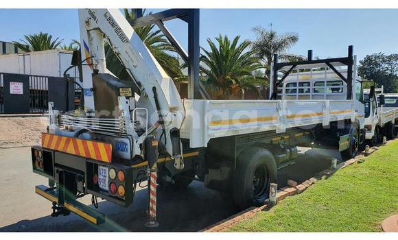 Buy Used Mercedes-Benz GLC 250D White Car in Bhunya in Manzini Buy Used Mercedes-Benz GLC 250D White Car in Bhunya in Manzini