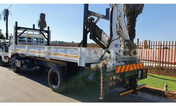 Buy Used Mercedes-Benz GLC 250D White Car in Bhunya in Manzini Buy Used Mercedes-Benz GLC 250D White Car in Bhunya in Manzini