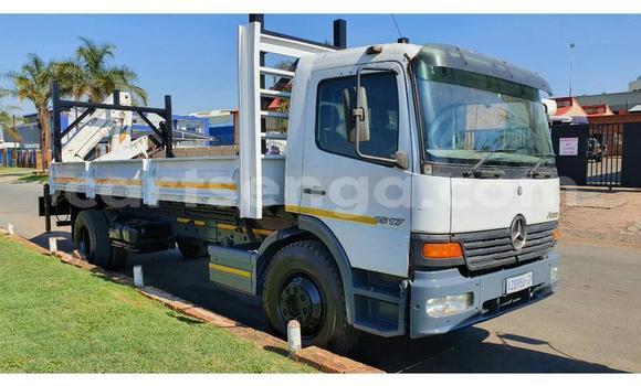 Buy Used Mercedes-Benz GLC 250D White Car in Bhunya in Manzini Buy Used Mercedes-Benz GLC 250D White Car in Bhunya in Manzini