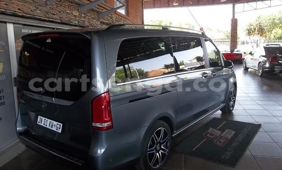 Acheter Occasion Voiture Mercedes‒Benz V-klasse Gris à Mbabane, Manzini Acheter Occasion Voiture Mercedes‒Benz V-klasse Gris à Mbabane, Manzini
