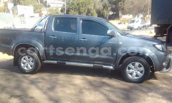 Nunua Ilio tumika Toyota Hilux Silver Gari ndani ya Bulembu nchini Hhohho Nunua Ilio tumika Toyota Hilux Silver Gari ndani ya Bulembu nchini Hhohho